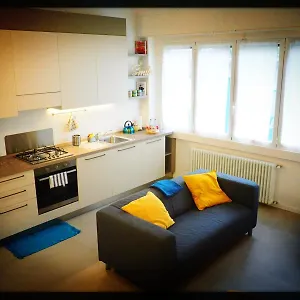 https://smile-house-intero-trilocale-15-min-dal-centro.it-lombardy.com