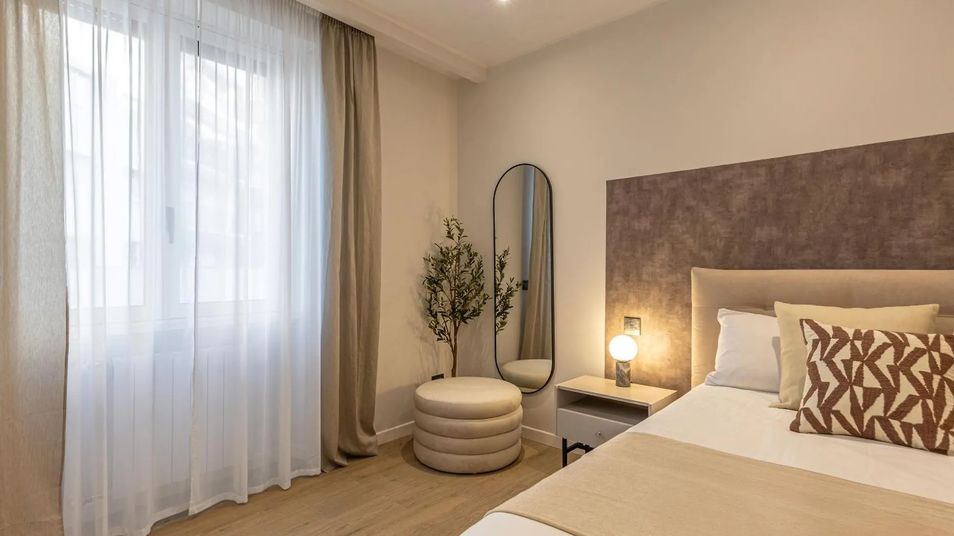 Luxury 2 Bedroom Apartment In Central Milão