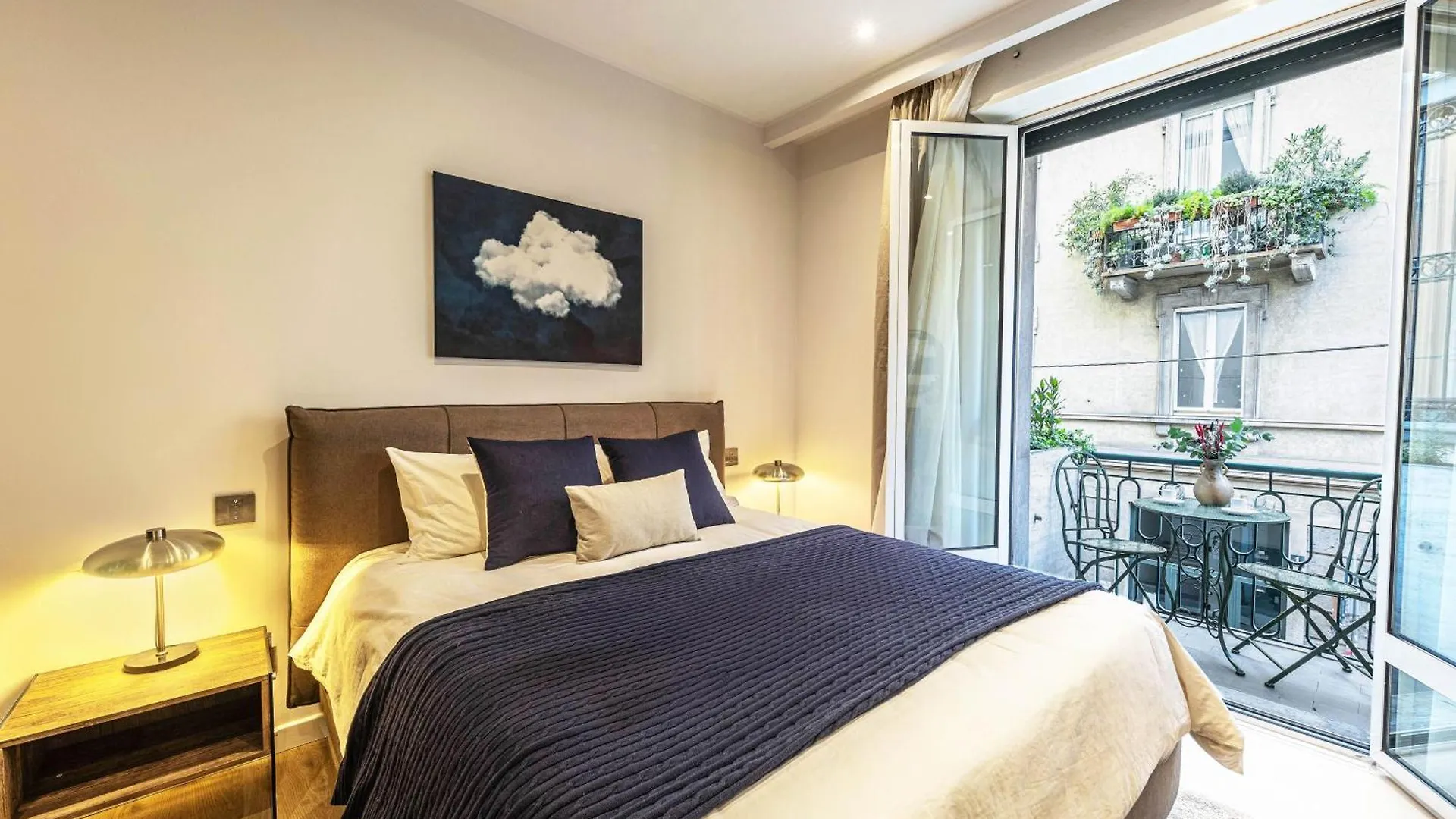Luxury 2 Bedroom Apartment In Central Milão Itália