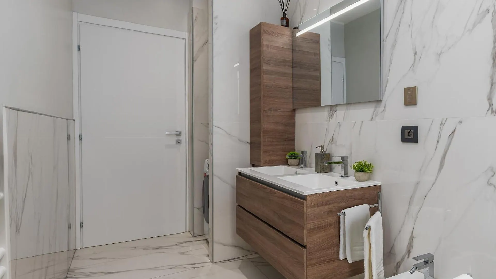 Luxury 2 Bedroom Apartment In Central Milão 0*,
