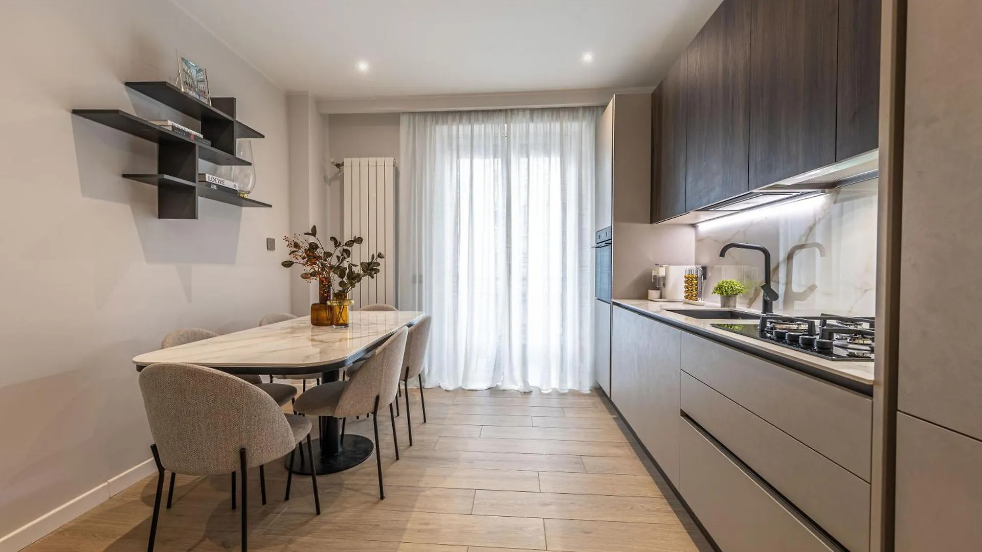 Luxury 2 Bedroom Apartment In Central Milão Itália