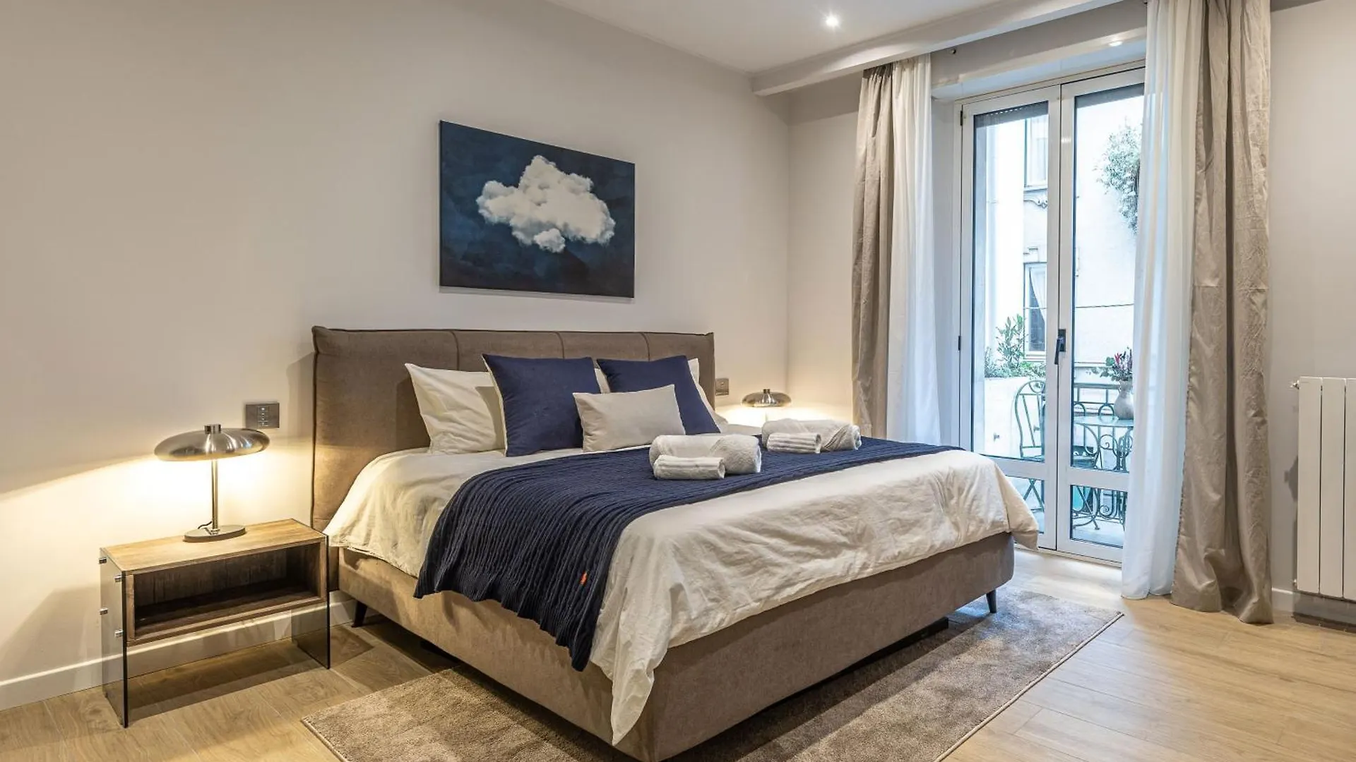 Luxury 2 Bedroom Apartment In Central Milão Itália